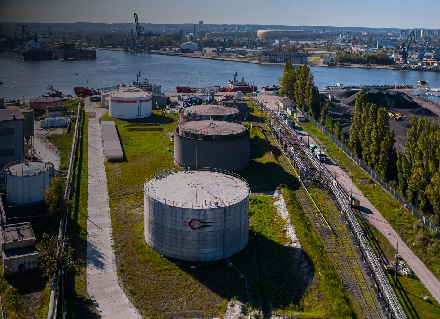 Morski terminal przeładunkowy i magazynowanie produktów płynnych